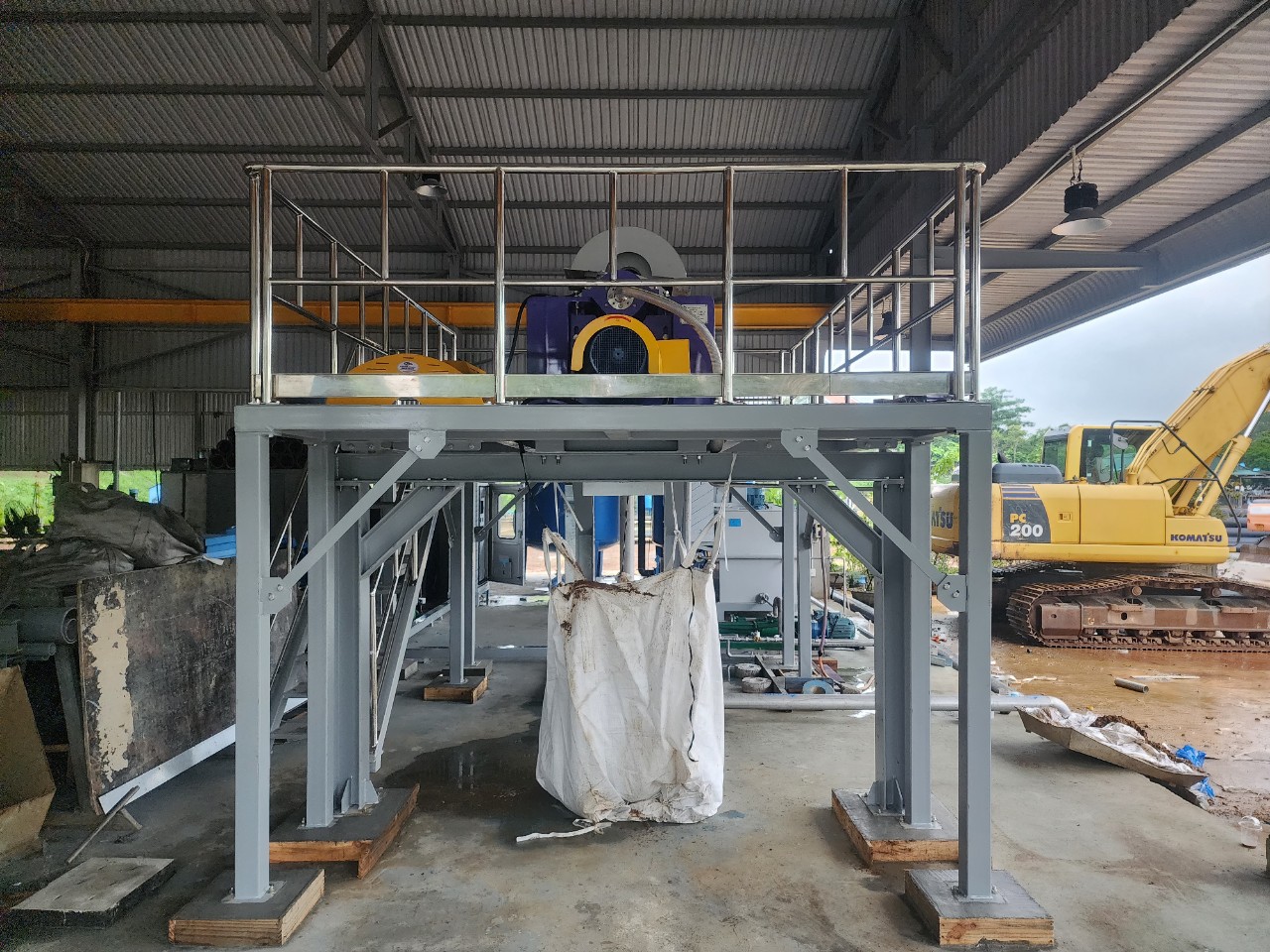 Providing centrifuge sludge dewatering machines for Hue water supply plant